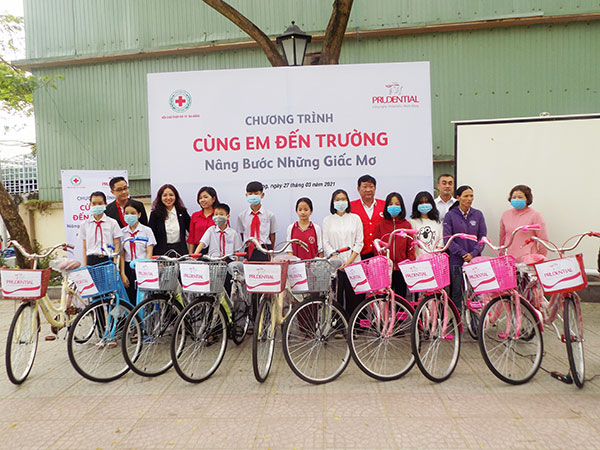 Đà Nẵng: Chương trình cùng em tới trường, nâng bước những giấc mơ