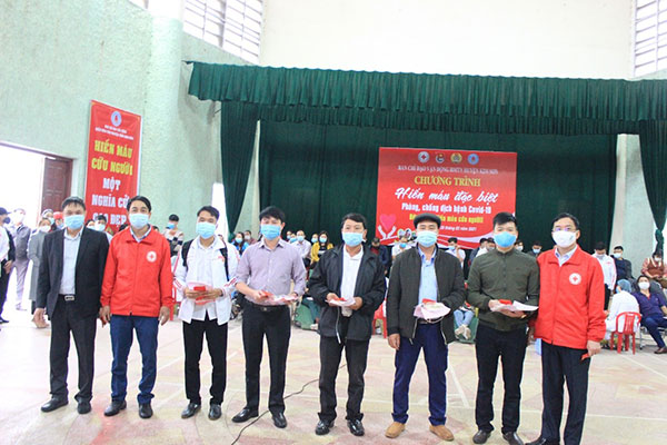 Ninh Bình: Giọt máu nghĩa tình – Hồi sinh người bệnh