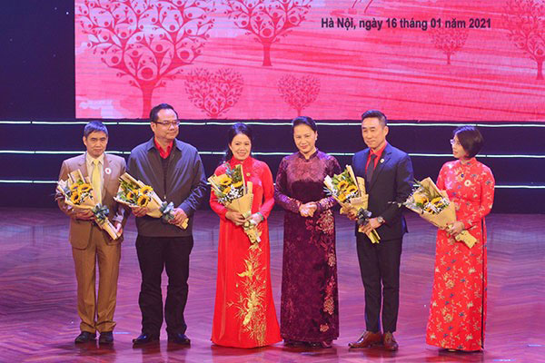 Bộ Nội vụ ban hành Quyết định công nhận Quỹ Hoạt động Chữ thập đỏ