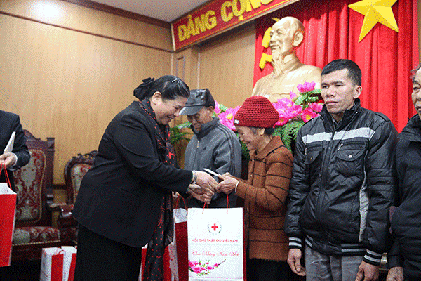 Toàn hệ thống Hội đã vận động và trao tặng 1,5 triệu suất quà Tết Xuân Tân Sửu 2021