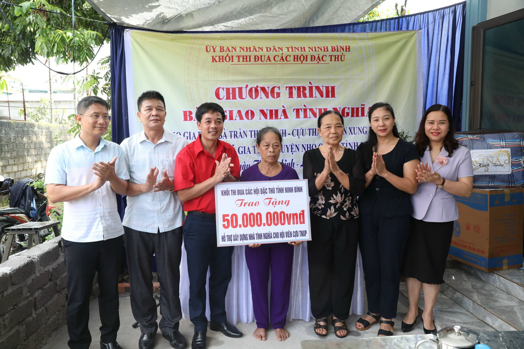 Ninh Bình: Bàn giao nhà tình nghĩa cho cựu thanh niên xung phong