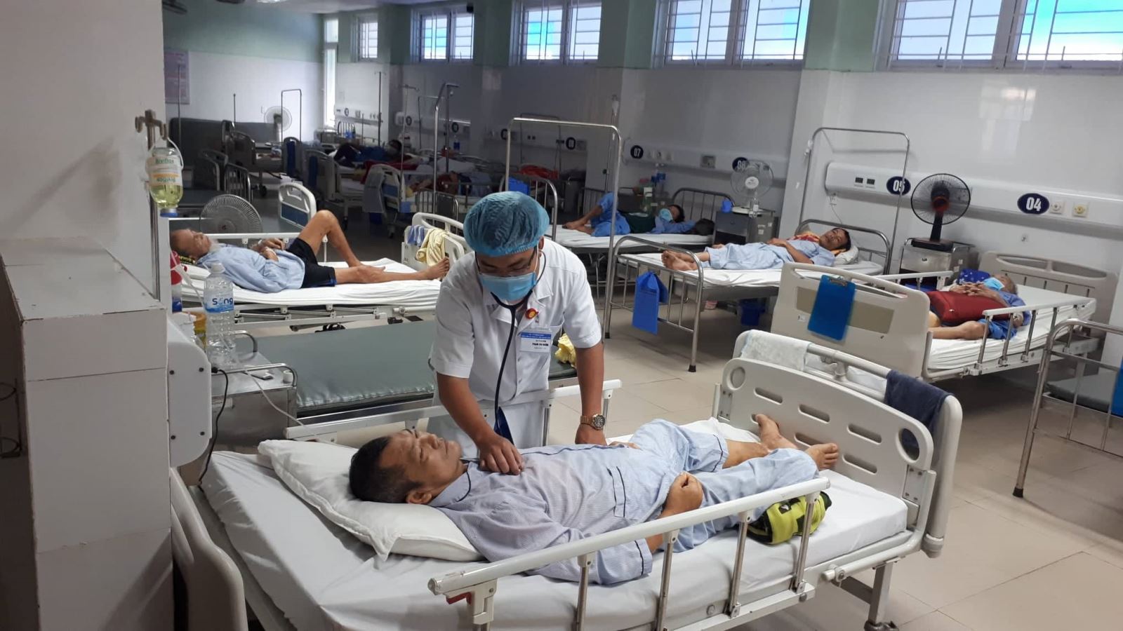 BHXH Việt Nam lo ngại bội chi nếu không có định mức thanh toán BHYT