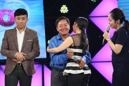 Cha nuôi hai con bại não và trách nhiệm người làm truyền thông