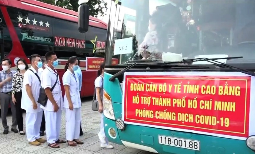 Lực lượng y tế cả nước chung tay cùng các tỉnh phía Nam chống dịch COVID-19