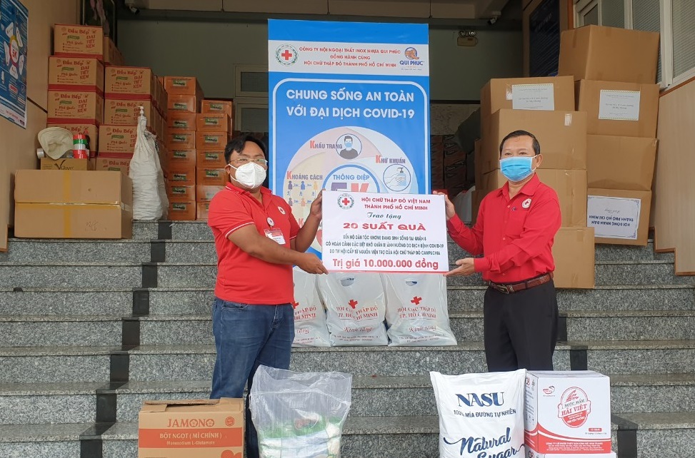 TP.Hồ Chí Minh: Tặng 400 phần quà chăm lo đồng bào dân tộc Khmer khó khăn bởi dịch Covid-19