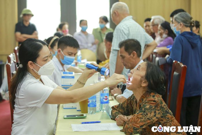 Mê Linh (Hà Nội): Hàng nghìn người già, trẻ em được khám sức khỏe miễn phí