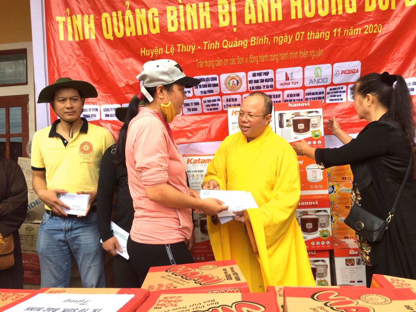 Gần 30 năm tâm huyết với công tác từ thiện, vì cộng đồng