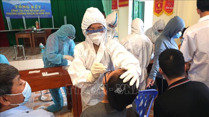 Ấm tình tương thân tương ái của đồng bào vùng cao chống dịch COVID-19