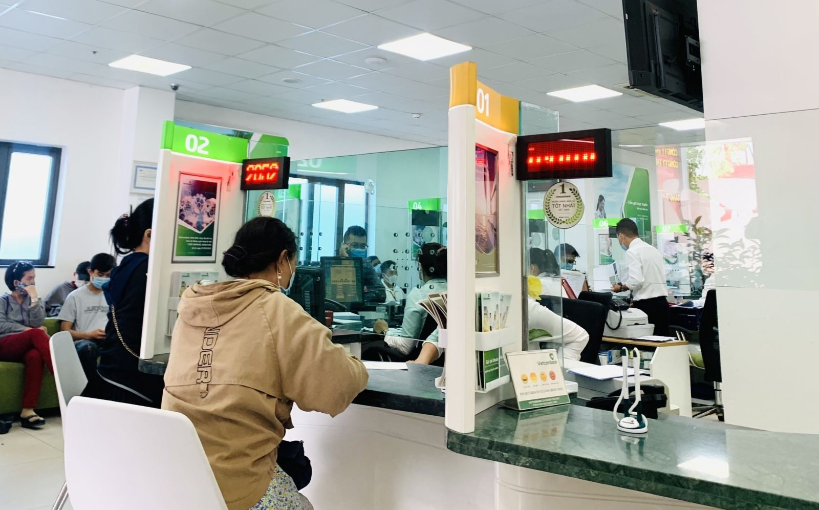 Đề nghị cho người lao động rút BHXH một lần sau 3 tháng nghỉ việc