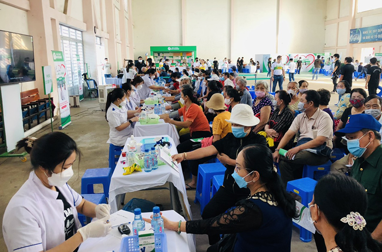 Bình Dương: Khám bệnh miễn phí cho người dân có hoàn cảnh khó khăn