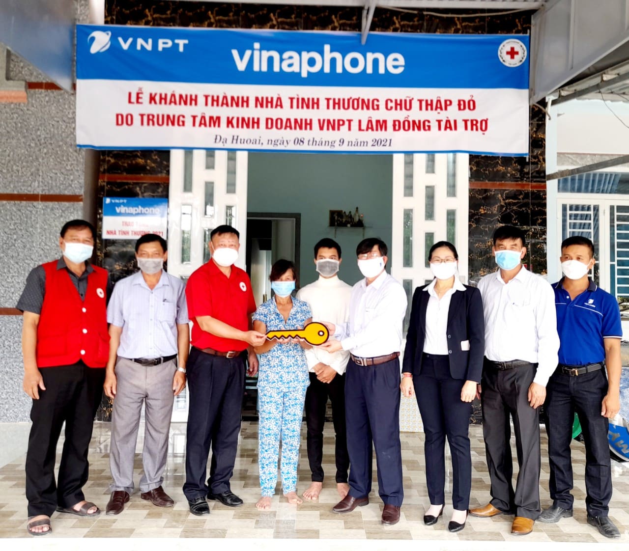 Lâm Đồng: Trao nhà tình thương và tặng quà chốt phòng, chống dịch Covid-19 huyện Đạ Huoai