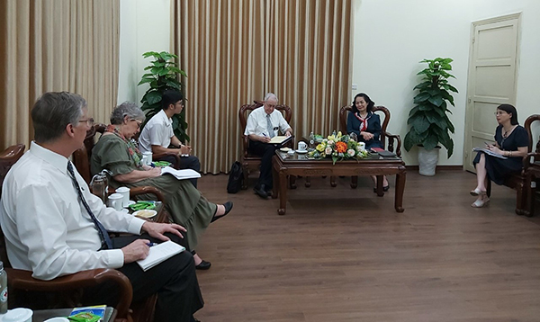 Hội Chữ thập đỏ Việt Nam làm việc với tổ chức từ thiện Thánh Hữu Ngày Sau