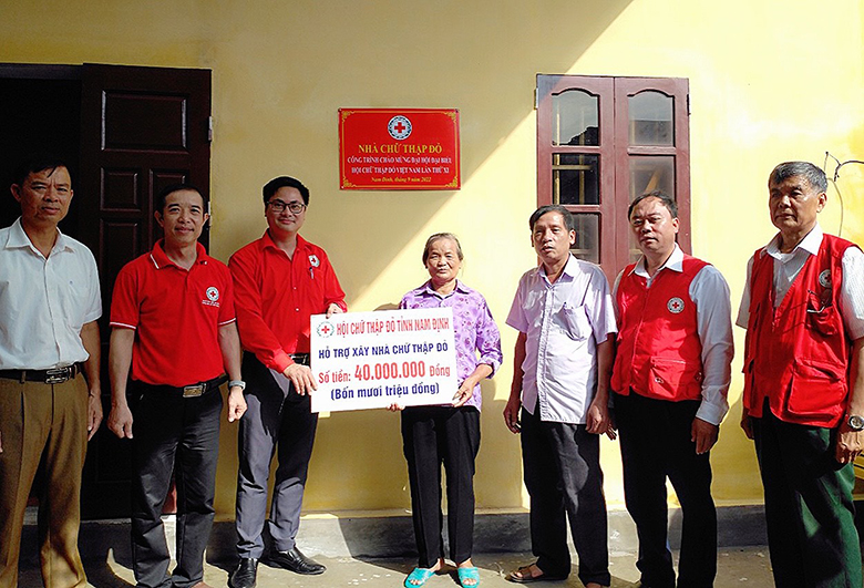 Nam Định: Trao nhà “Chữ thập đỏ” cho hộ gia đình khó khăn