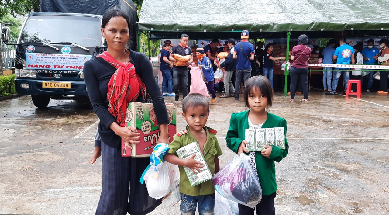 Gia Lai: Nghĩa tình phiên chợ Nhân đạo