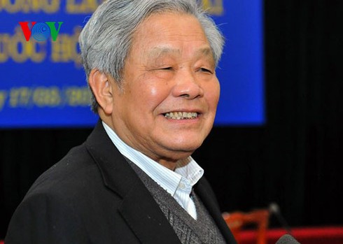 Chỉ rõ ‘thế lực đứng sau’ để tạo sự dân chủ cho người tự ứng cử ĐBQH!