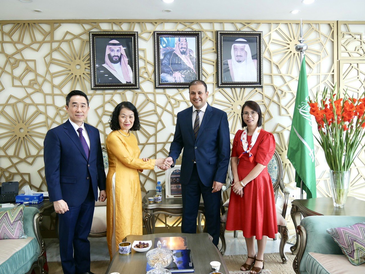 Trung ương Hội Chữ thập đỏ Việt Nam làm việc với Đại sứ quán Ả-rập Xê-út