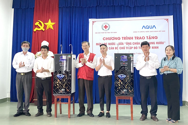 Chăm lo sức khỏe cho cán bộ Hội CTĐ tỉnh Tây Ninh