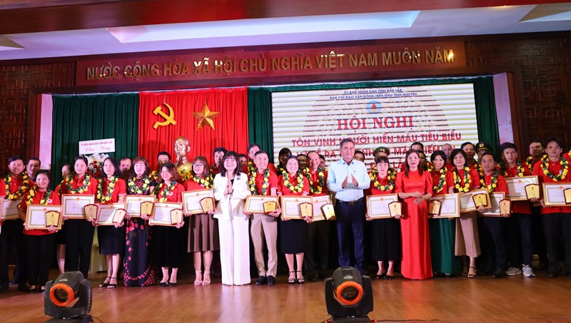 Đắk Lắk: Tôn vinh 52 người hiến máu tiêu biểu năm 2022