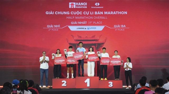 Marathon Quốc tế Hà Nội Techcombank Mùa thứ 5 lập lập lục mới