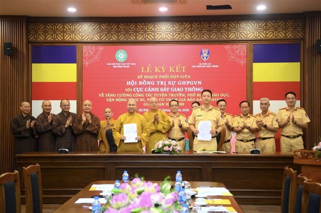 Phát huy vai trò tăng ni, phật tử trong xây dựng văn hóa giao thông