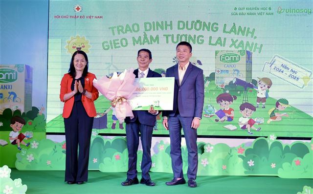 “Trao dinh dưỡng lành, gieo mầm tương lai xanh”