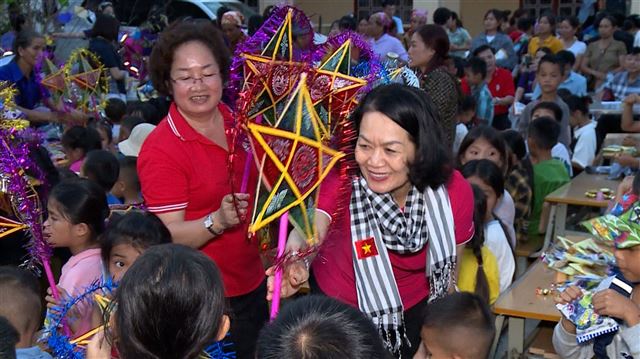 Chiến dịch “Ghép đôi trăng tròn” trong khuôn khổ chương trình trọng điểm “Dinh dưỡng cho trẻ em nghèo, khuyết tật” VTV1 Ngày 2.10.2023