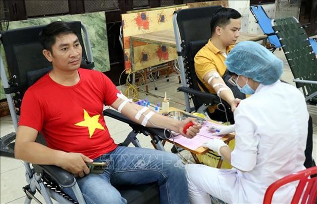 Hiến máu khẩn cấp - Giọt hồng từ trái tim