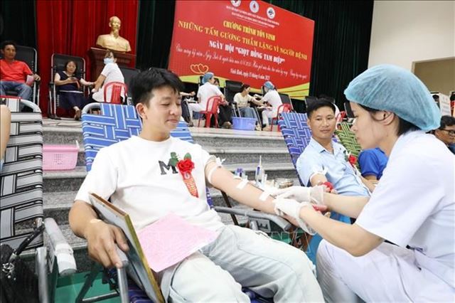 Tôn vinh gần 200 cá nhân, gia đình trong phong trào hiến máu tình nguyện