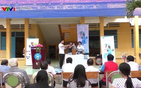 Hợp tác hỗ trợ nước sạch thông qua cung cấp gói bột lọc nước P&G VTV1 Ngày 09 09 2019