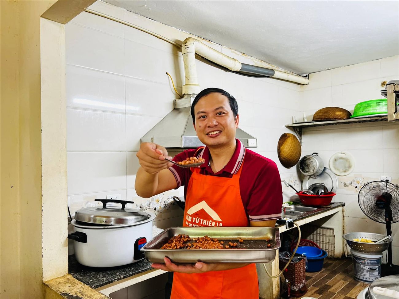 Hán Quang Dự và hành trình trao hơn 300.000 suất cơm nghĩa tình