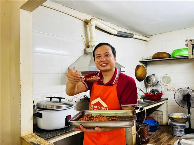 Hán Quang Dự và hành trình trao hơn 300.000 suất cơm nghĩa tình