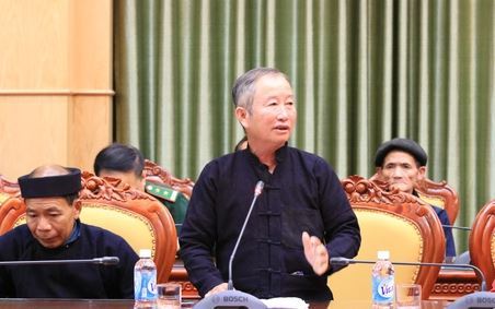 Tấm gương sáng ở Bản máy