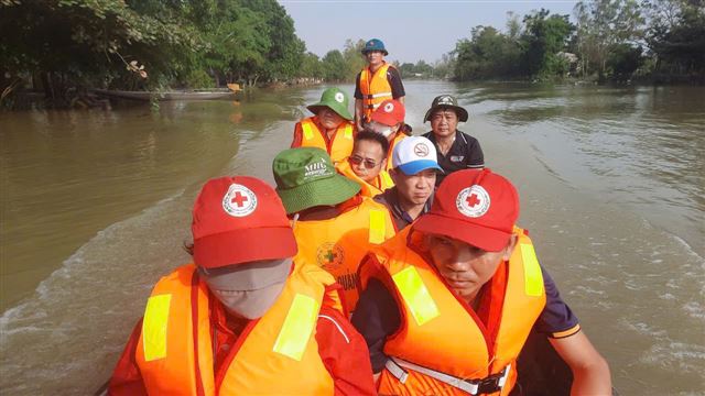Các địa phương hướng về Quảng Bình