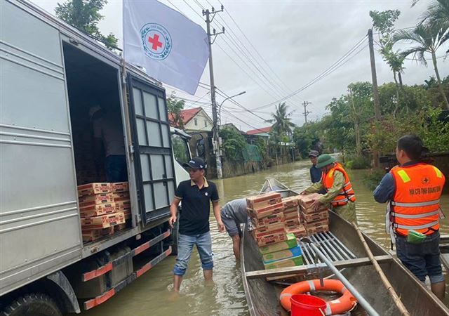 Cứu trợ khẩn cấp tỉnh Quảng Bình bị ảnh hưởng bão số 6 và hoàn lưu sau bão