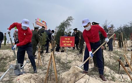 Lãnh đạo Trung ương Hội Chữ thập đỏ Việt Nam tham dự “Tết trồng cây đời đời nhớ ơn Bác Hồ” Xuân Tân Sửu 2021