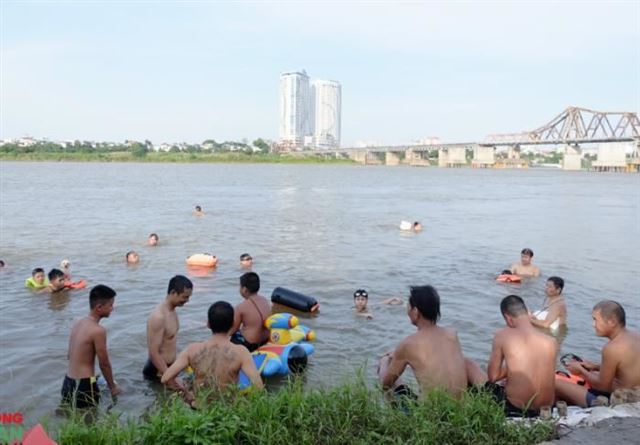 Lưu ý để không nguy hiểm tính mạng khi tắm trên sông, biển