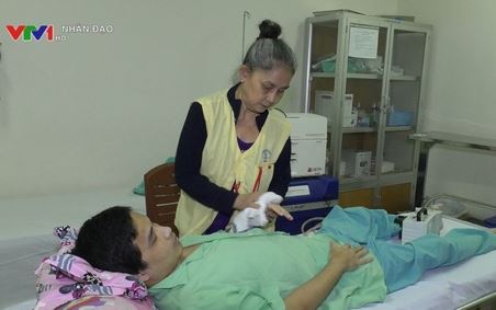 Phóng sự Bảo hiểm y tế tấm thẻ vàng của người dân vtv1