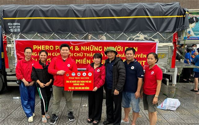 Tiếp nhận 50 tấn hàng cứu trợ từ Thái Nguyên hỗ trợ người dân Huế bị ảnh hưởng mưa lũ