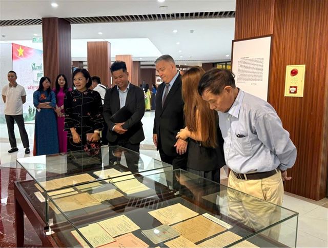 “Thanh xuân gửi lại” – Khi ký ức được đánh thức từ những trang tài liệu lưu trữ