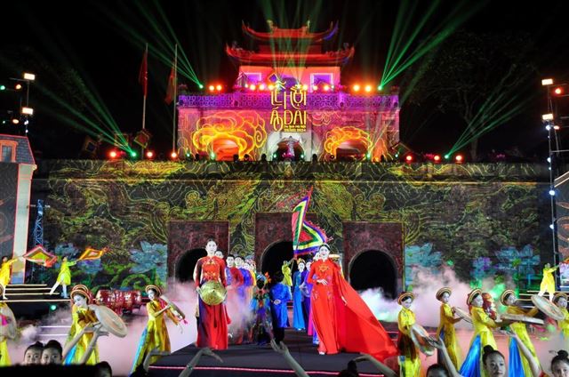 Lễ hội Áo dài du lịch Hà Nội 2024: Lan tỏa tình yêu áo dài đến đông đảo công chúng và du khách quốc tế