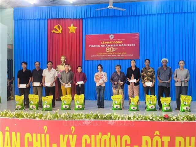 Vận động nguồn lực hỗ trợ người nghèo, người yếu thế