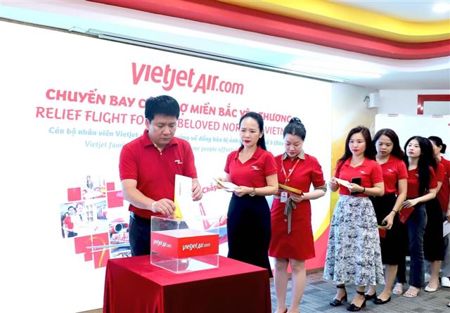 Người Vietjet hướng về miền Bắc yêu thương