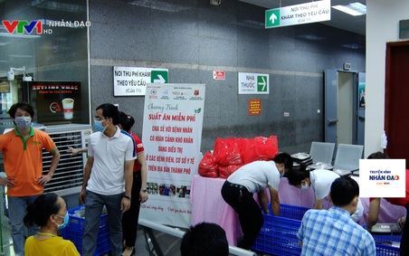 Hội CTĐ hỗ trợ suất ăn cho bệnh nhân có hoàn cảnh khó khăn VTV1 Ngày 20.9.2021