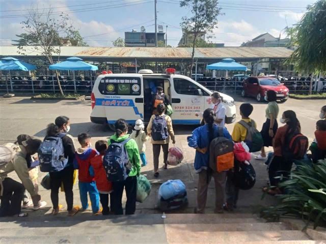 Câu lạc bộ “Chuyến xe Vạn Tình 0 đồng”: Hành trình lan tỏa yêu thương từ thành phố Đà Nẵng