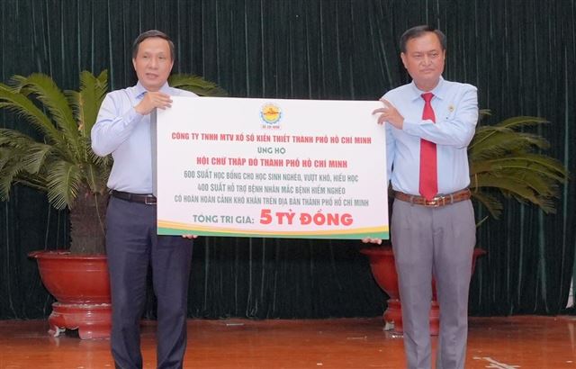 TP. Hồ Chí Minh: Lan tỏa yêu thương qua chương trình học bổng và hỗ trợ bệnh nhân hiểm nghèo năm 2025