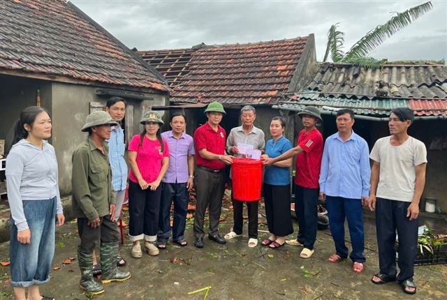 Quảng Trị: Thăm hỏi, hỗ trợ các hộ dân bị thiệt hại nặng sau bão số 10