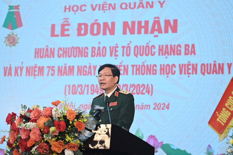 Trung tướng Nguyễn Xuân Kiên, Giám đốc Học viện Quân y đọc diễn văn khai mạc