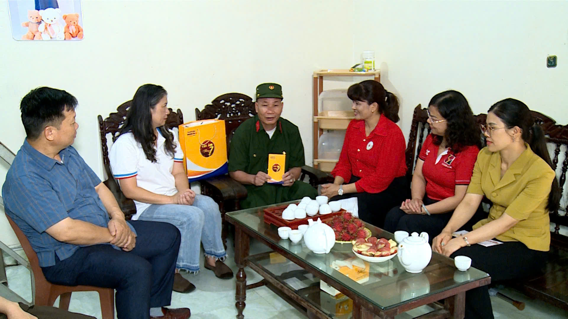 Chương trình “Tri ân tháng 7”: Khám bệnh, trao hơn 400 suất quà tại xã biên giới Hoàng Văn Thụ, tỉnh Lạng Sơn- Ảnh 7.