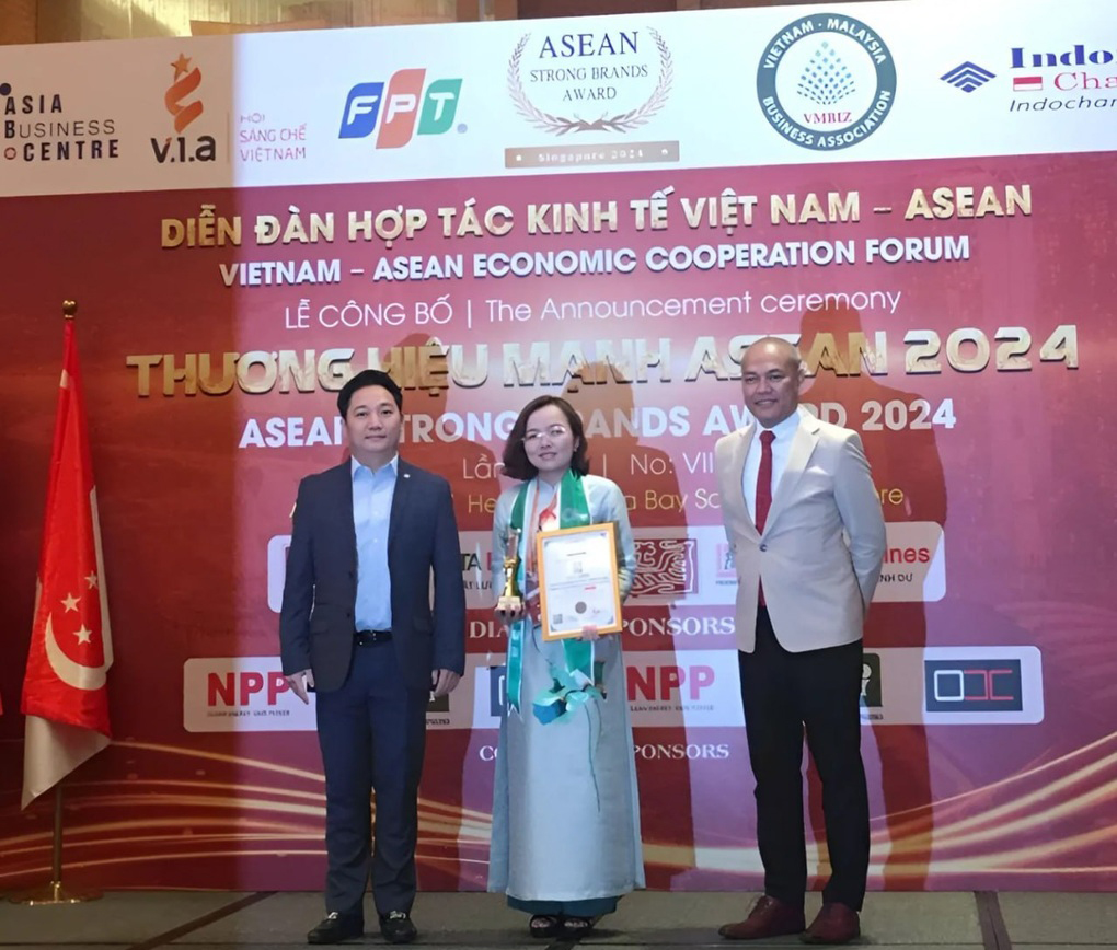 Eco-HHB đạt “Top 10 thương hiệu mạnh ASEAN 2024”.