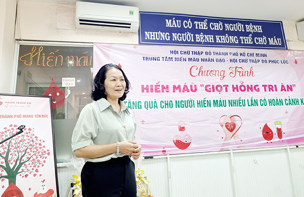 Chủ tịch Hội Chữ thập đỏ Việt Nam Bùi Thị Hòa phát biểu tại chương trình